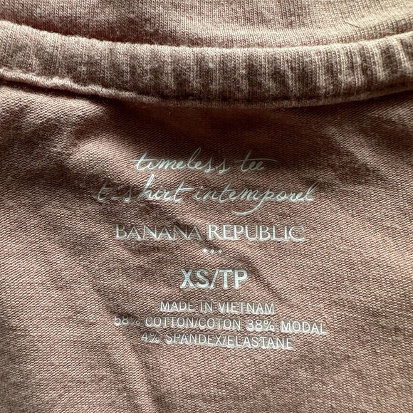 Banana Republic Factory light pink tee - Picture 2 of 3